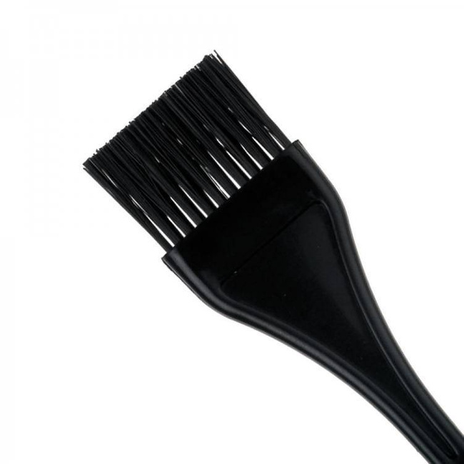 Brush for applying hair dye